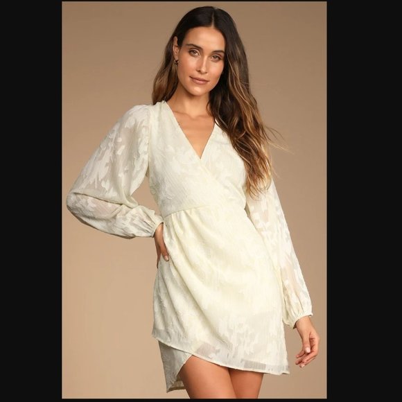 Lulus Dresses & Skirts - Ivory Floral Jacquard Long Sleeve Mini Dress, Size XL, Never worn